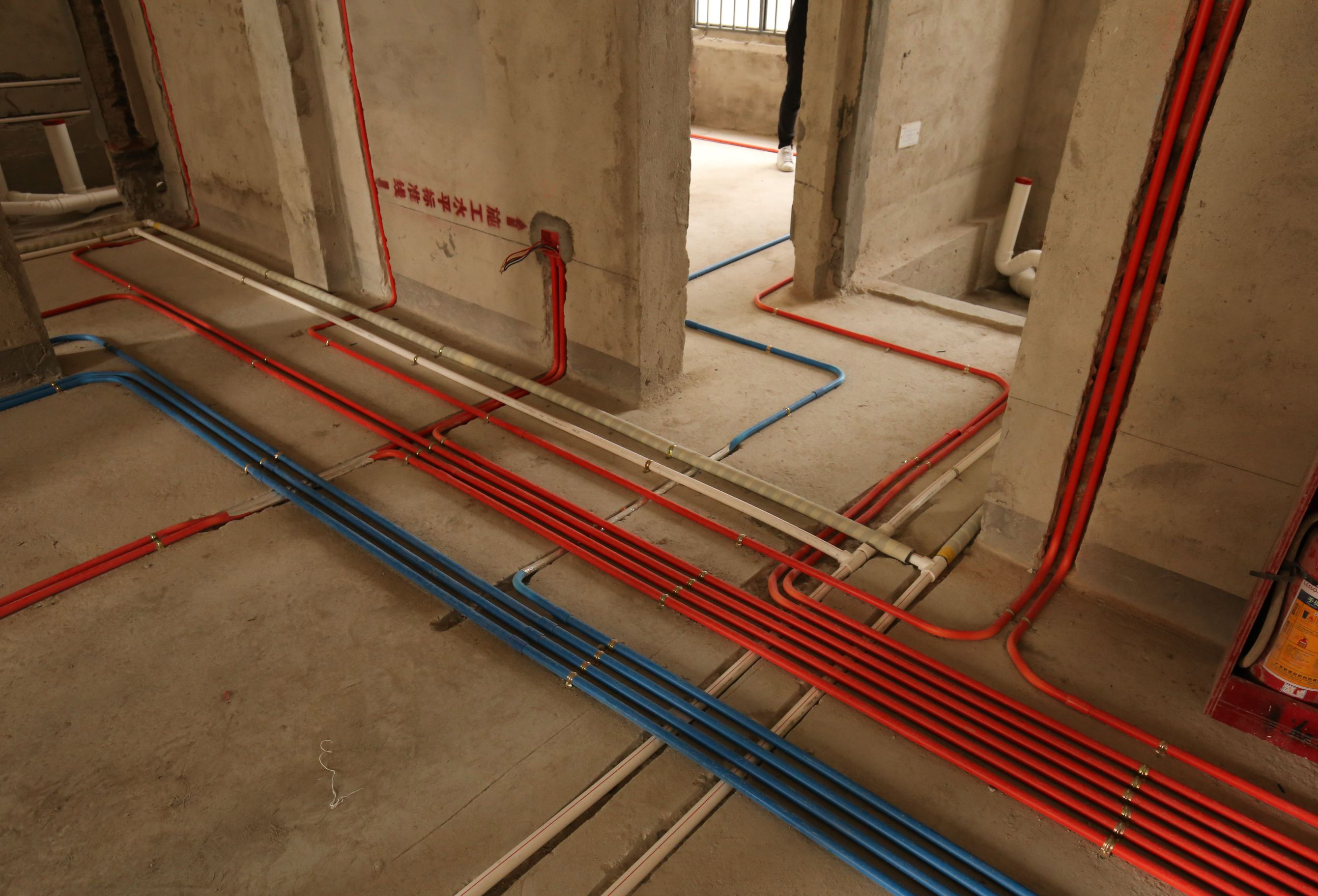 装修电线是硬芯线好还是软芯线好,装修电线用软线还是硬线