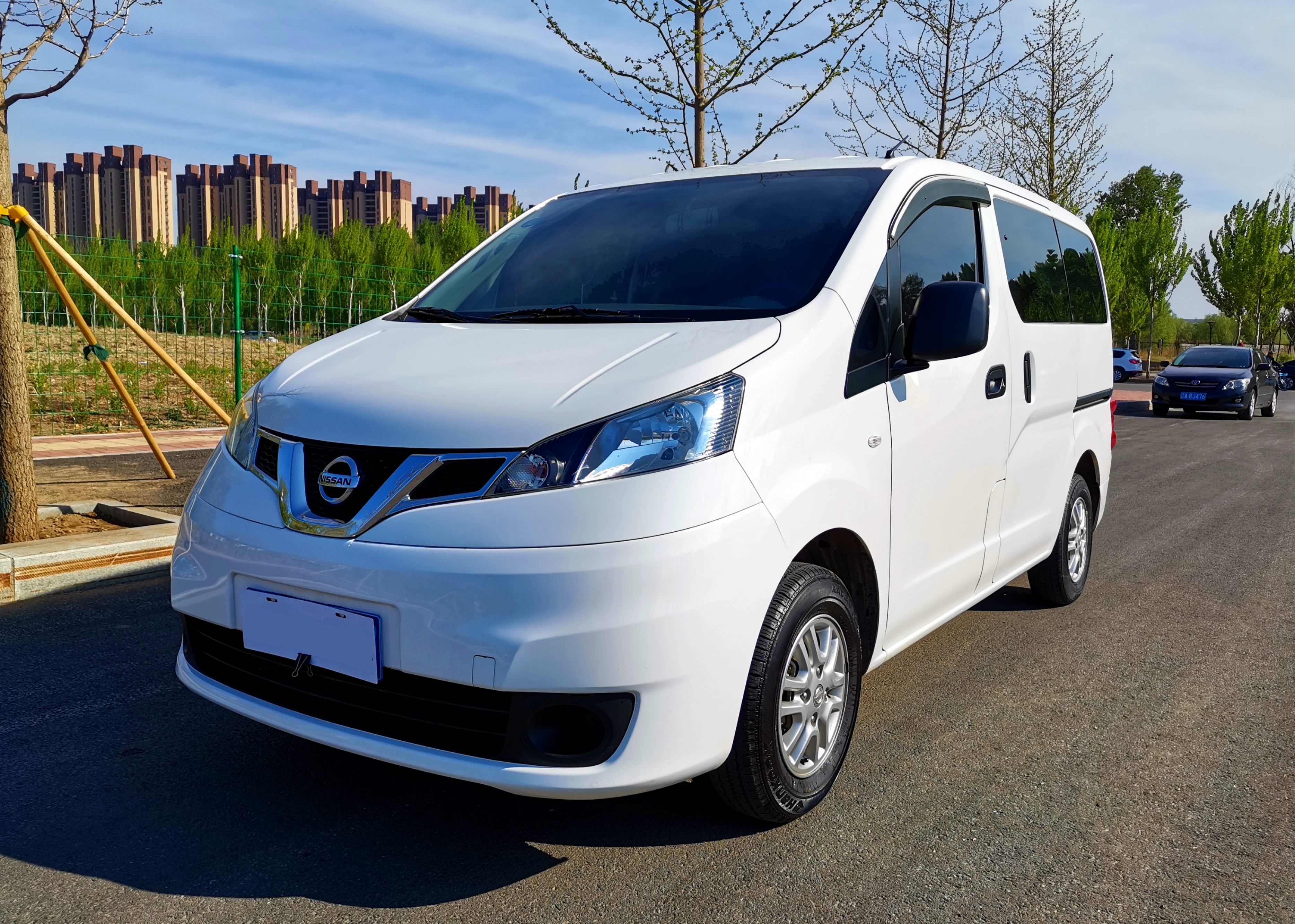 拉人载货两用车推荐,拉人拉货两用小车