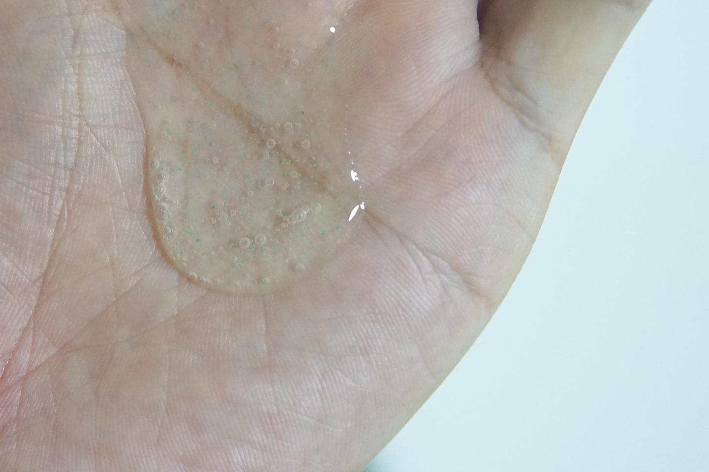 易冲洗不滑腻的磨砂沐浴露,保湿滋润不假滑的沐浴露