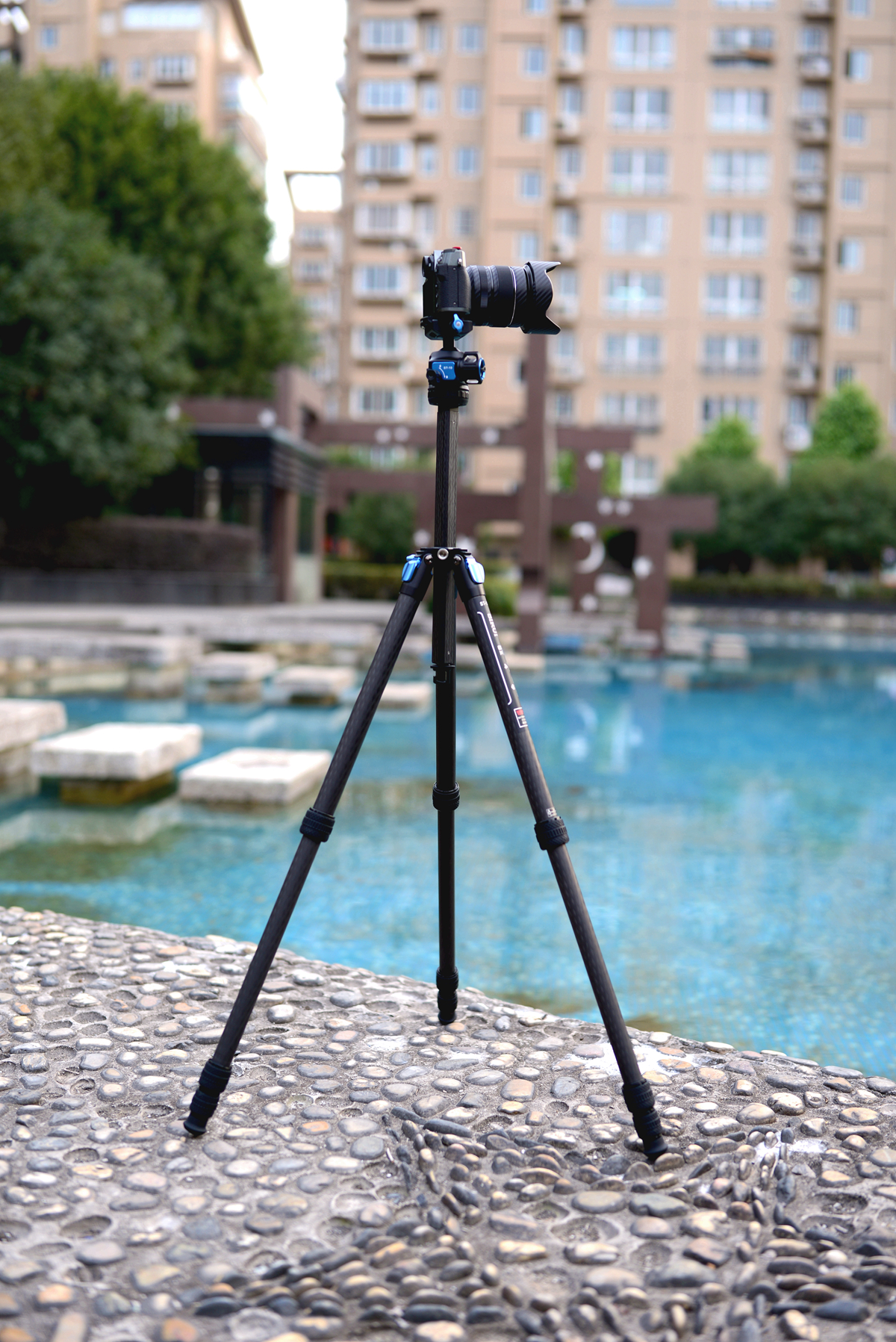 摄影好帮手,思锐便携碳纤维三脚架