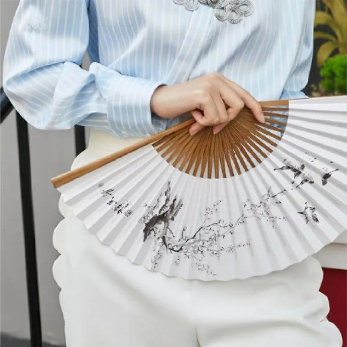 今年春天，全世界都在和花木兰联名！