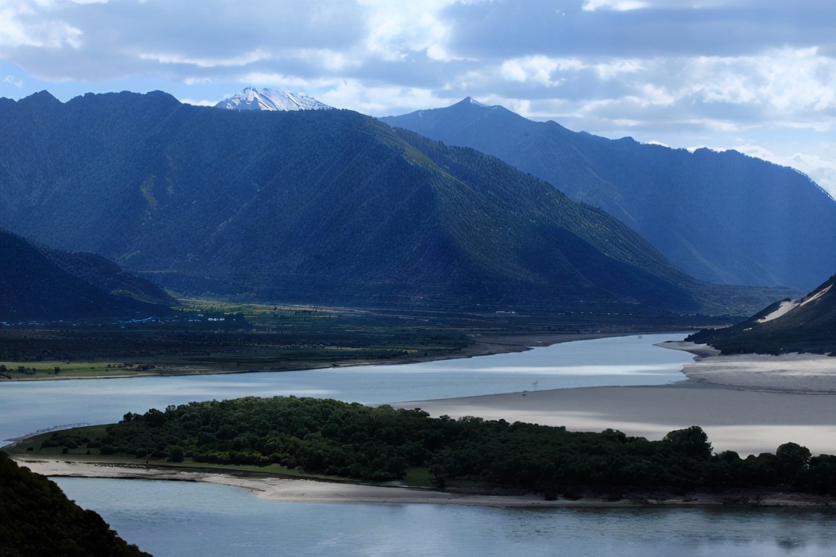 雅鲁藏布大峡谷人间天堂,西藏朝圣之旅打卡雅鲁藏布大峡谷