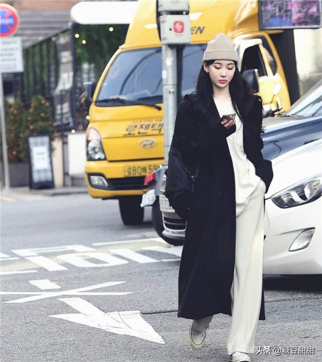 韩国女人穿衣街拍,韩国街拍秋季女生穿搭潮
