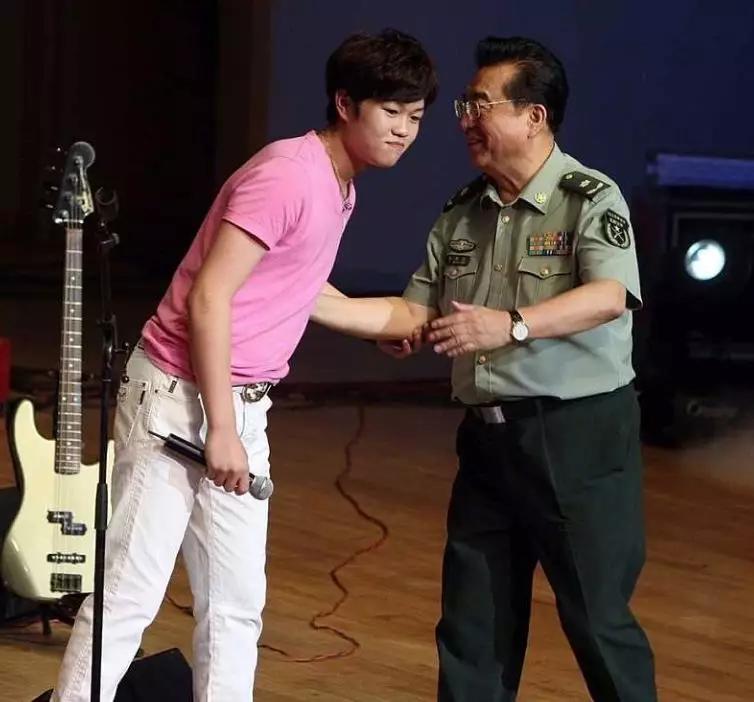 女儿被性侵，父亲反杀警察局长儿子：我没本事，但你动我家人试试