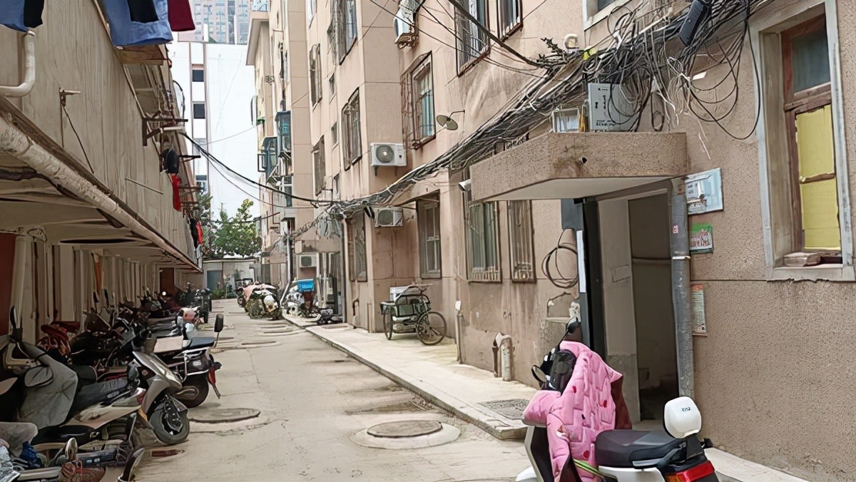 老旧小区改造暖气初装费免费吗,老旧小区供暖改造由谁承担改造费