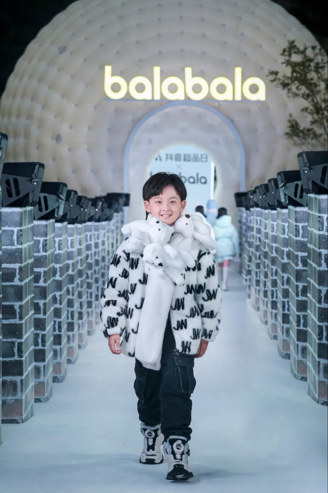 抖音巴拉巴拉童装热销第一名,抖音口碑好的童装店铺巴拉巴拉