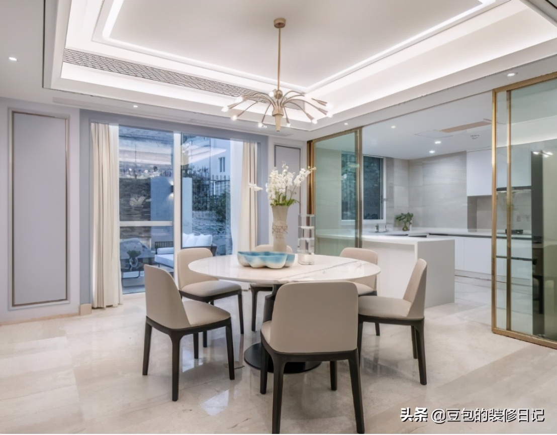 家里餐桌装修在什么地方,家里装修餐桌尺寸推荐