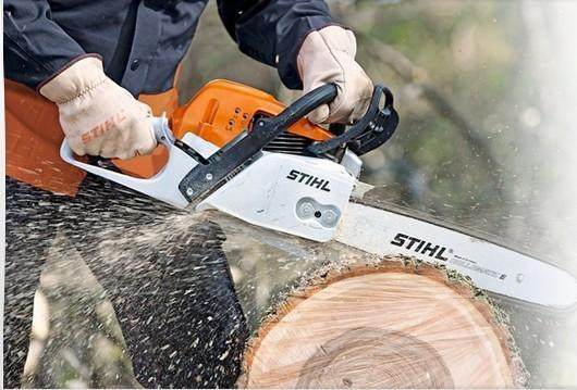 油锯启动关闭风门就熄火,油锯启动不了什么原因的视频