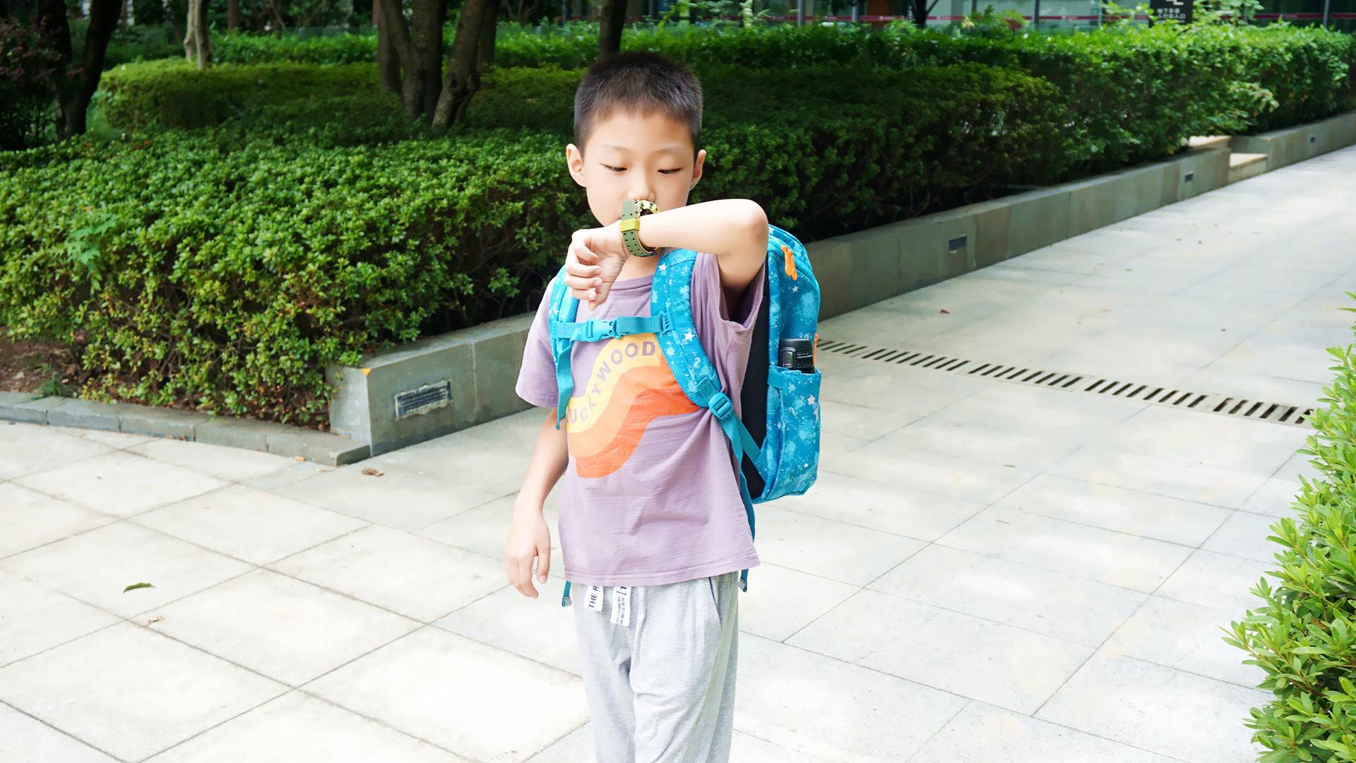 360又上新品，4G视频通话、3D立体定位，500万双摄