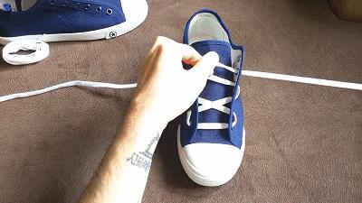 怎样让鞋子鞋带最好看,怎么样才能让鞋带系得更好看