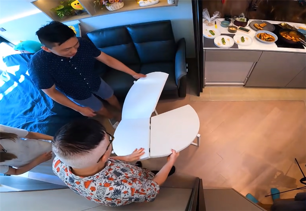 28岁香港夫妻买下35m2蜗居,香港一家三口买下27㎡蜗居