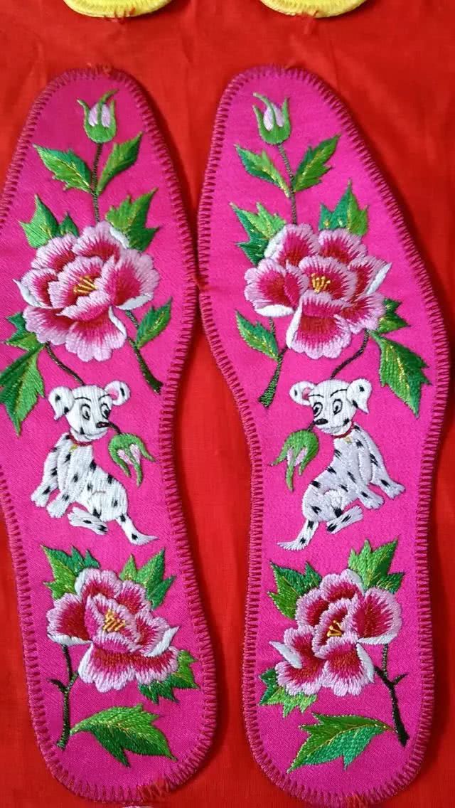 十字绣鞋垫花样图解大图,最受欢迎的小格子鞋垫图案