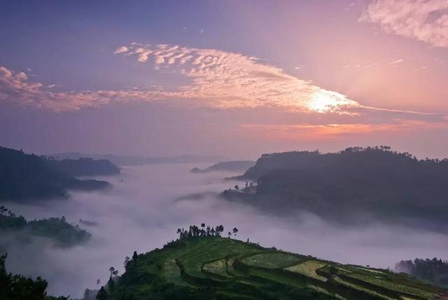 四川盆地是我国最大的内陆盆地,四川盆地主要以什么地形为主