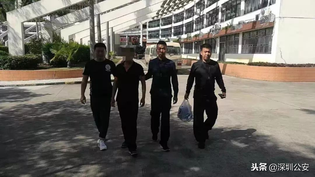 趁人不注意拿走手机犯罪吗,趁人不备偷手机再上街时被擒获