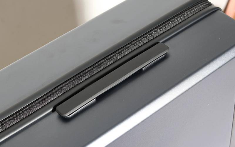 快速取物，为商务人士定制地平线8号登机箱体验