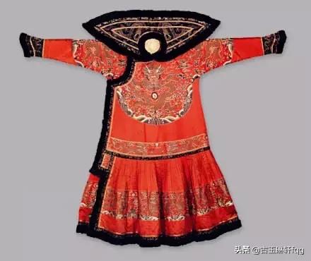 皇上身上的朝珠多少钱,皇帝的天价宝贝电视剧