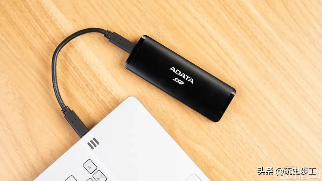 威刚SE7601TB移动SSD评测：高速且高性价比