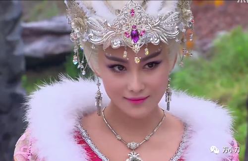 “宅男女神”与“心形石”