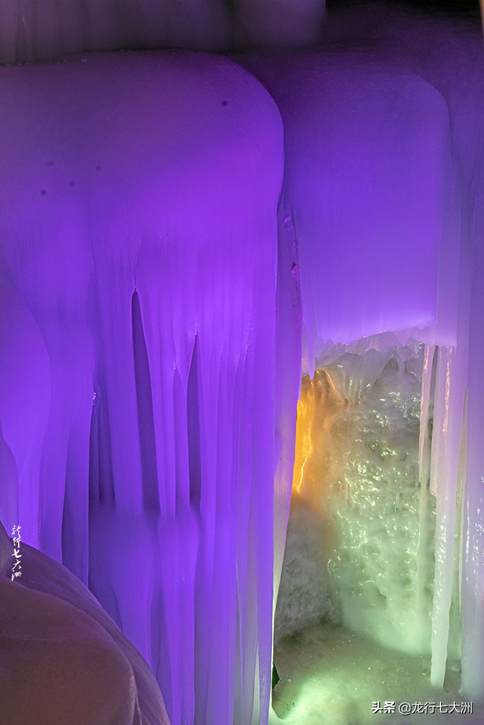 万年冰洞自然奇观,山西万年冰洞