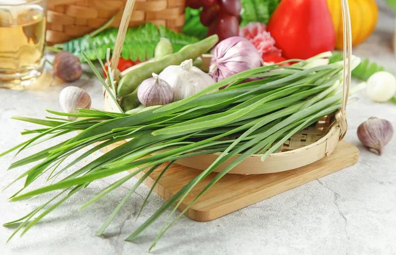 头皮起疙瘩是什么原因怎么治,头皮经常长红疙瘩是癌症