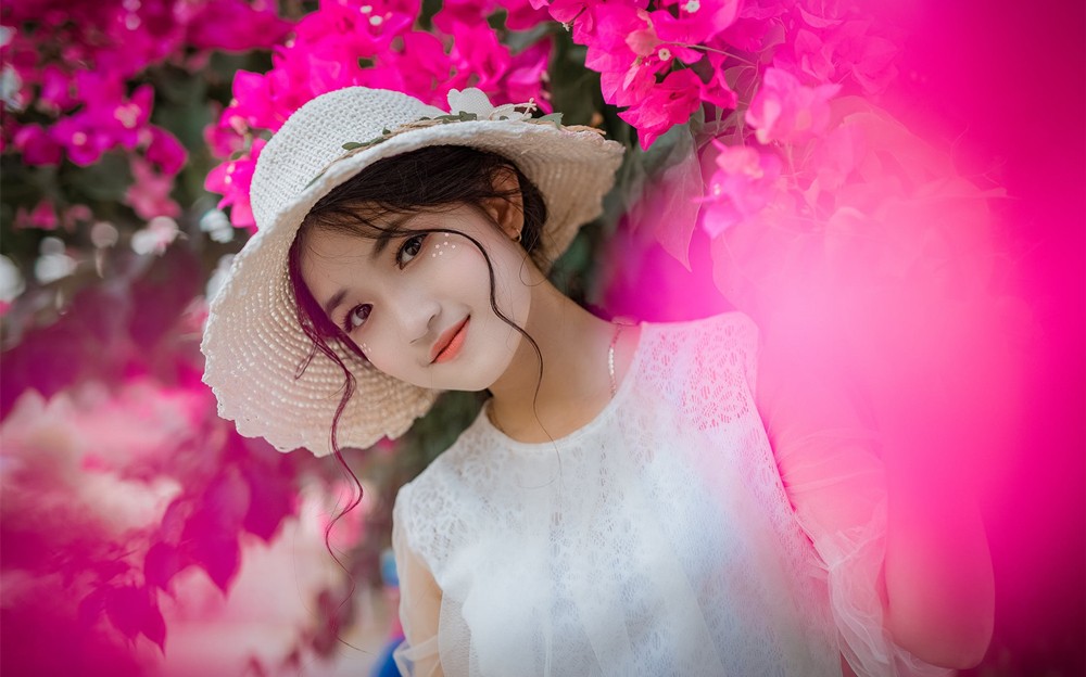 男人聊天很枯燥,男子每天无所事事