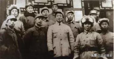 荣获三枚一级勋章的开国中将，第二炮兵首任政委，毛主席夸他是个好同志