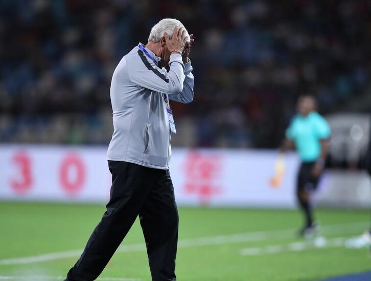 国足教你地理,里皮给国足讲解战术