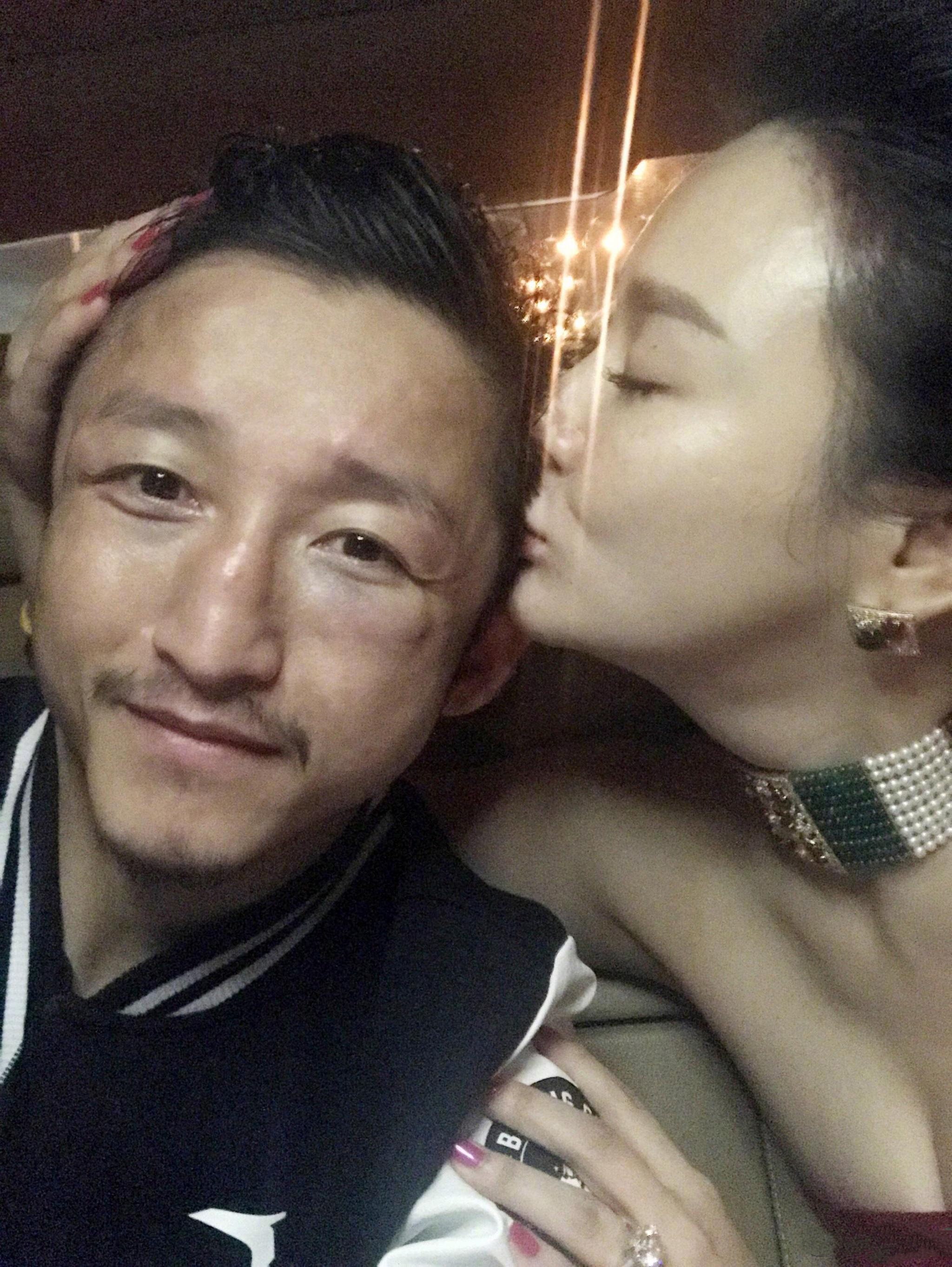 2夺奥运金牌，曾向妻子提出23次分手，拳王邹市明如今咋样了？