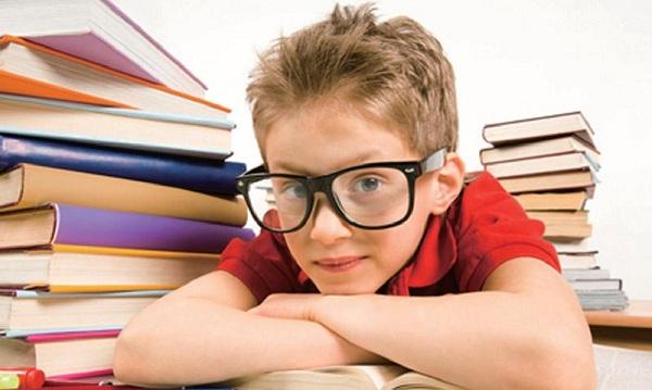 12岁孩子近视700度是病理性的吗,12岁孩子近视有500度的吗