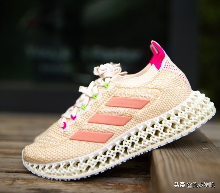 阿迪达斯跑鞋4dfwd为什么很硬,真实测评adidas4d打印鞋