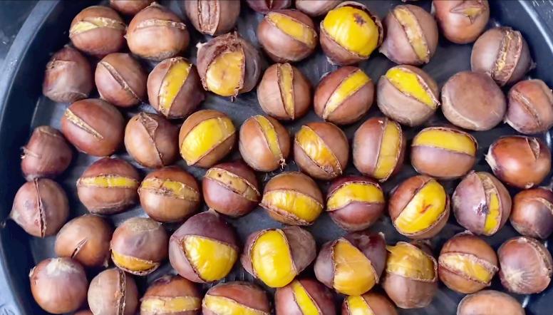 板栗怎么去壳最简单方法视频,才知道剥栗子有这样的方法