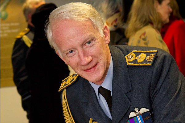 海湾战争英国指挥官,英国皇家陆军海陆空总司令