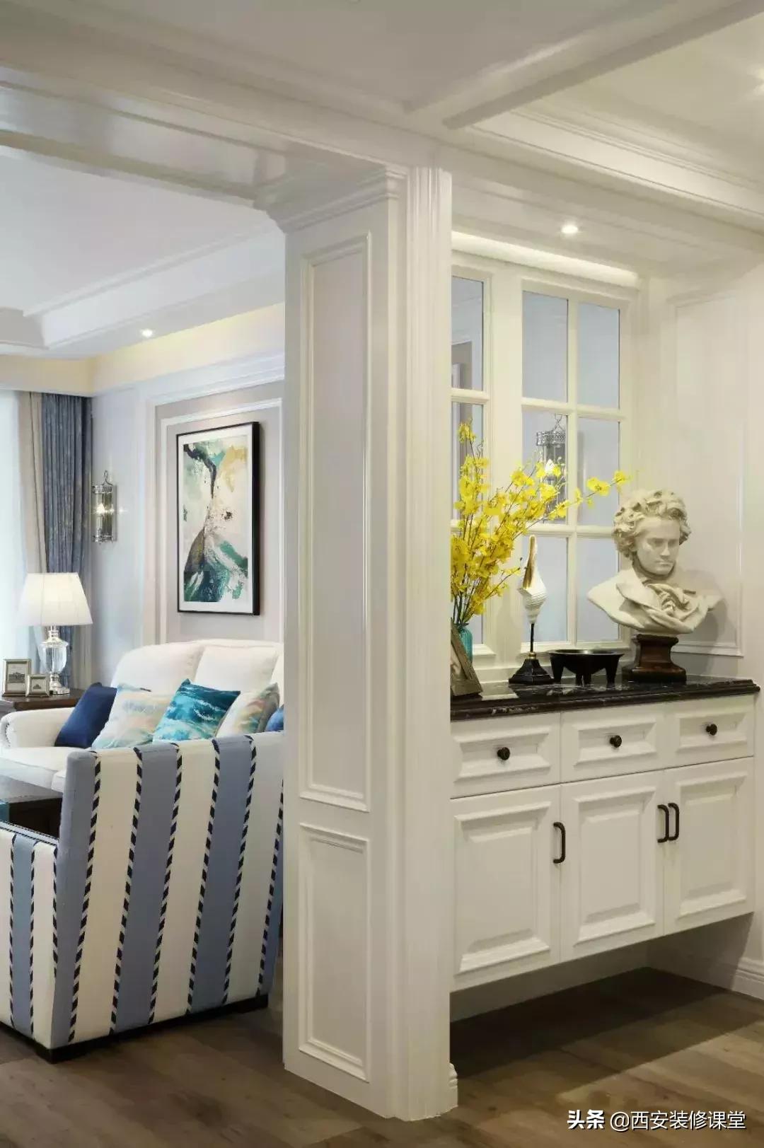 进门鞋柜设计右侧是餐厅隔断,红木鞋柜屏风隔断一体效果图