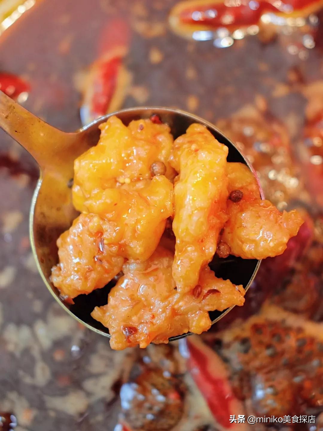 排队两个小时才吃上火锅,排队两小时也要吃到的烤鱼