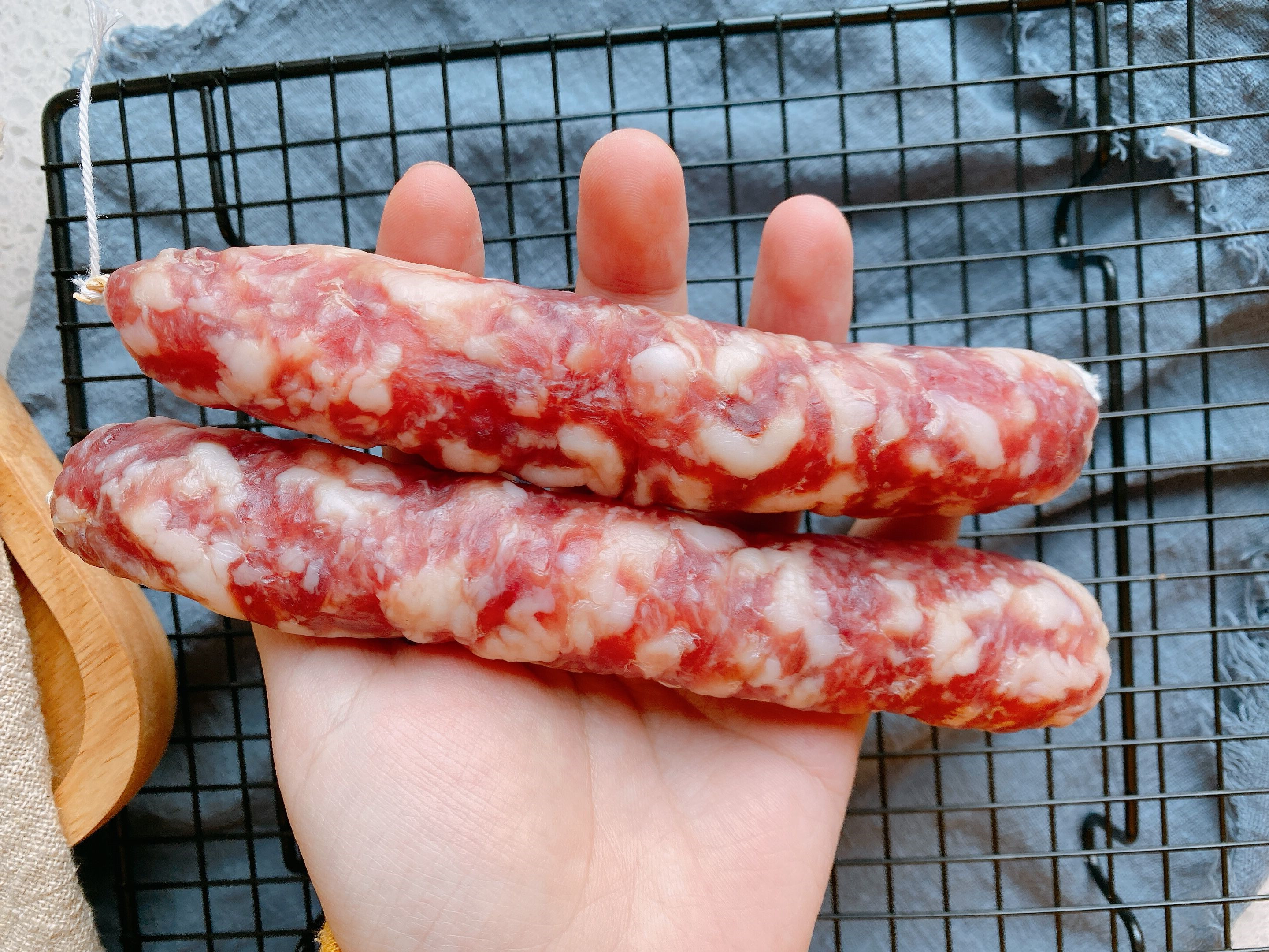 灌香肠配料秘方5斤教程,灌香肠4斤香肠的制作方法和配方