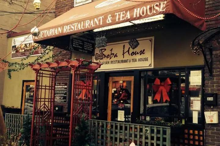 *子楣叶**：不脱衣服拍三级，还为此损失一千万？为何还被人骂不要脸