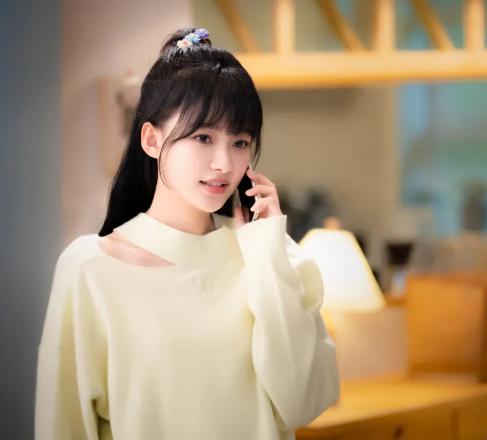 外套搭配什么毛衣好看,黑色国风外套搭配杨幂穿搭