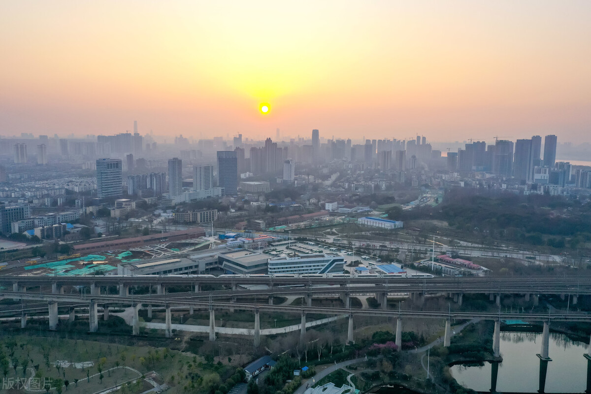 光谷十年前的主城区,15年的光谷对比现在的光谷