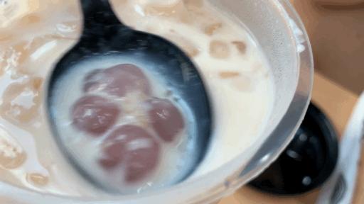 喝了这杯奶茶甜到入心入肺,喝了一杯奶茶享受生活