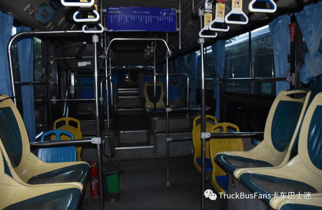 福州公交经典车型，头顶大包的10.5米宇通A74CNG公交车