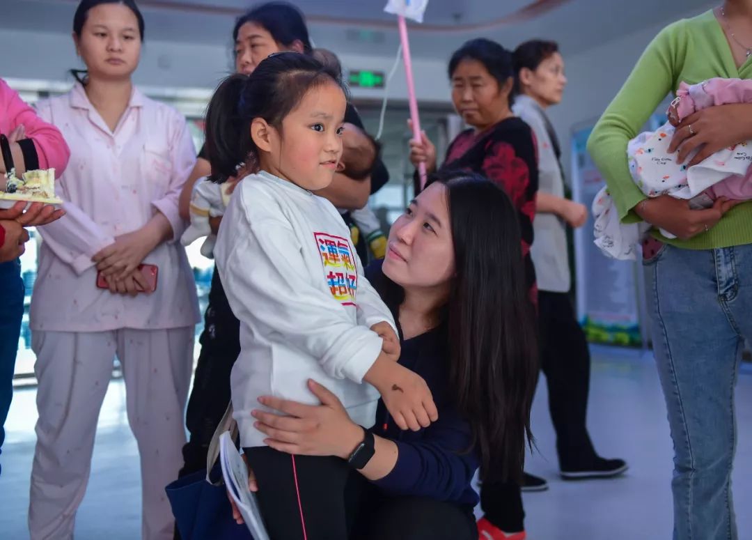 坐骨连体女婴现在状况,坐骨连体姐妹分离成功了吗