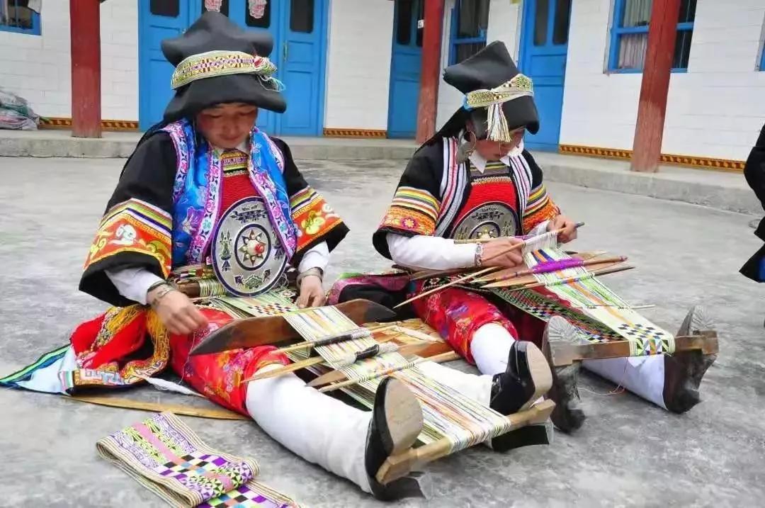 鐢樿們鐪佽垷鏇插幙钘忔棌鏈嶉グ,钘忓尯鏃呮父鏈嶉グ