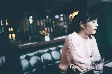 16岁高中情侣开房告诉我们：女儿需要底线教育，儿子需要阳光教育