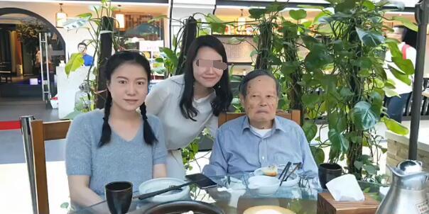 95岁的杨振宁和45岁的翁帆,杨振宁和翁帆的忘年恋现状怎样