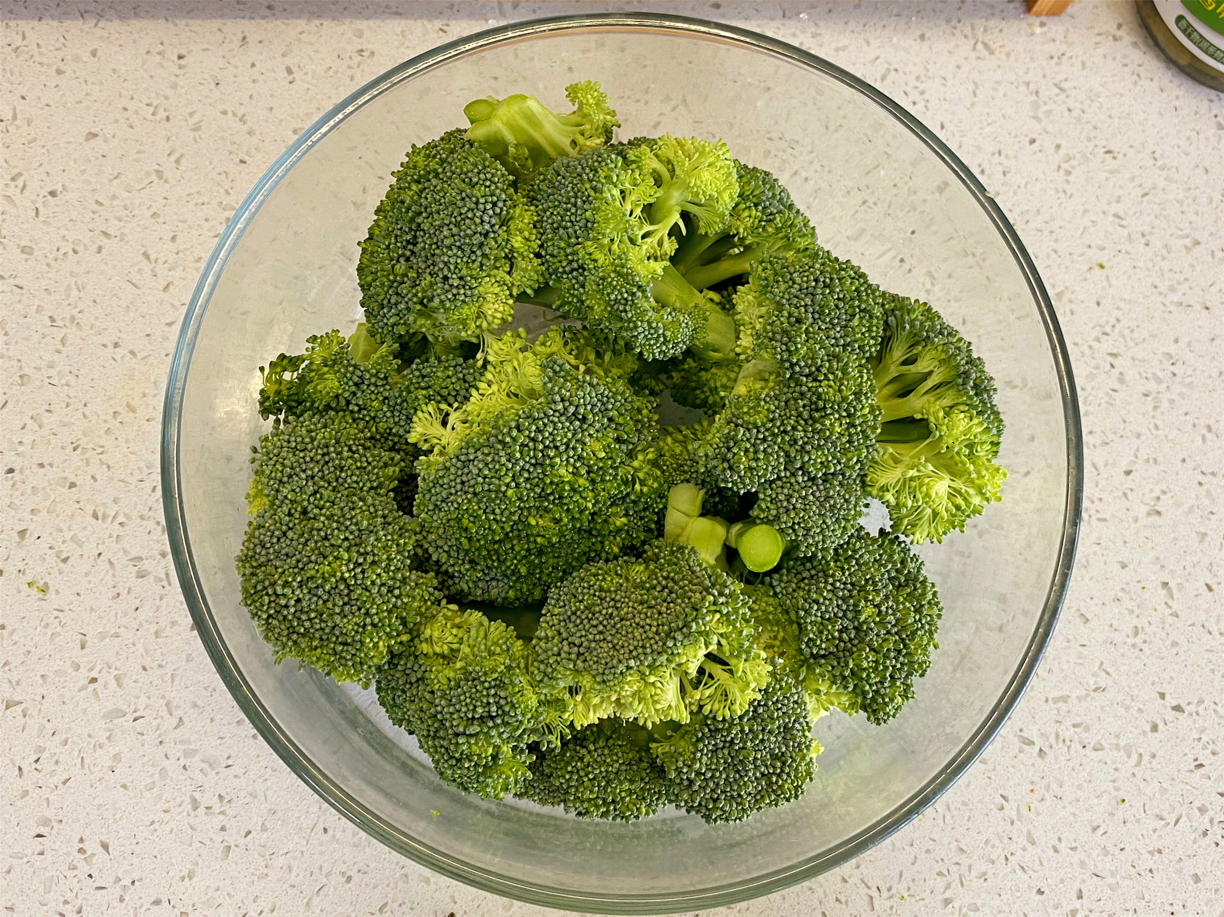 清水洗西兰花有虫卵吗,西兰花有灰尘怎么洗干净