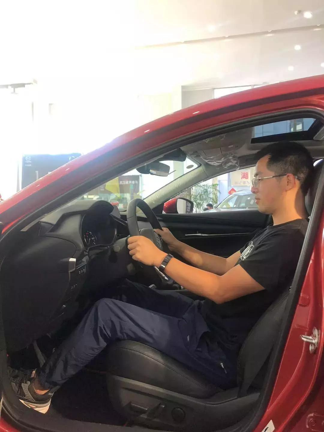 全新马自达三试驾,试驾全新马自达3两厢版视频