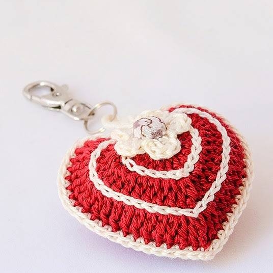 钩织创意汽车爱心挂件教程,毛线钩织汽车挂件饰品