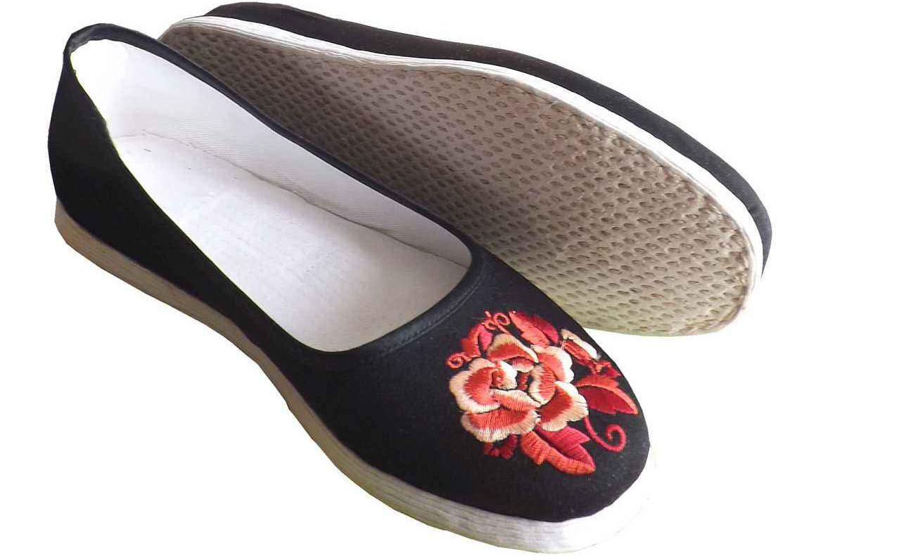 开车穿什么款式的鞋舒适,开车穿鞋子最舒服耐穿