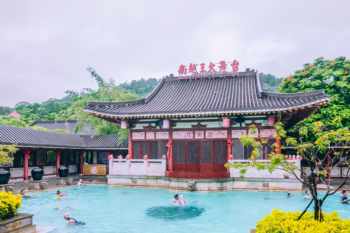 世界最顶级的温泉酒店,最高端的温泉酒店带独立温泉池