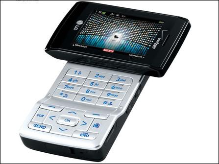 数码考古：钢铁侠用什么手机？